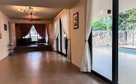 Villa Luxury Banglow At Town Teluk Chempedak
